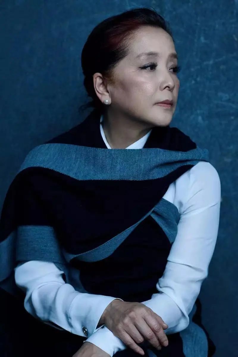 0815演员·宋忆宁这次在《推销员之死》中,宋忆宁依旧挑大梁,扮演