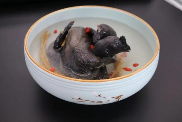涨姿势了！南昌米粉、藜蒿炒腊肉可以这样说！