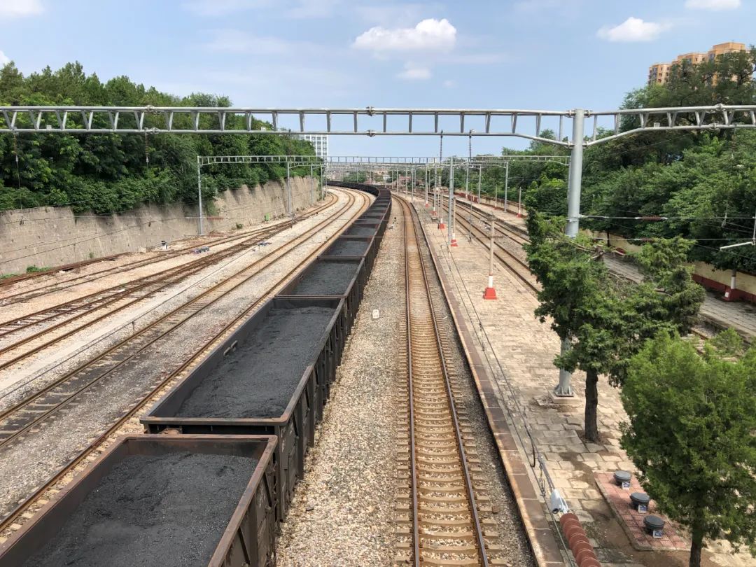 桥梁,车站,抵达长辛店火车站,经由专用铁路线直接运抵长辛店炮兵教导