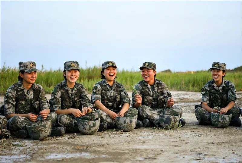 女子导弹排又美又飒