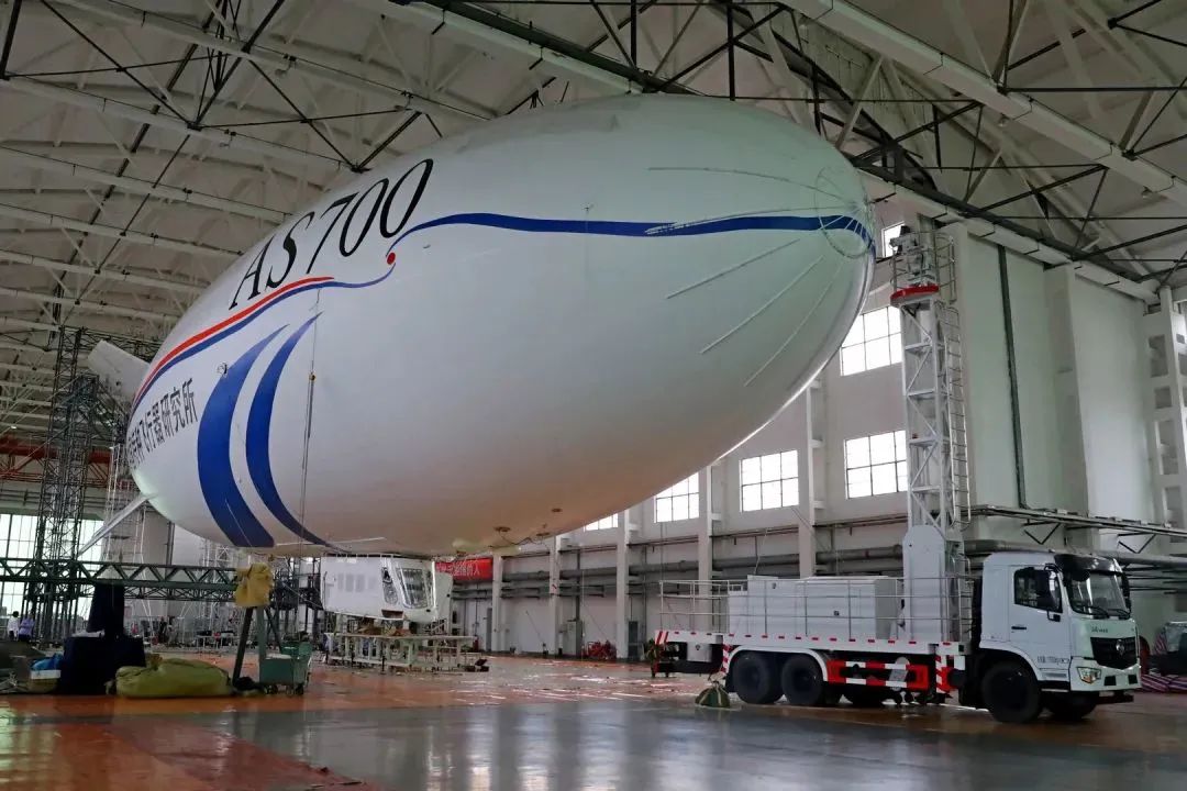 准备起飞as700载人飞艇通过首飞技术质量评审