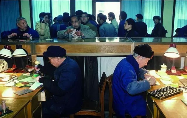 南京这些照片全面呈现了1985至2000年间处于转型期下中国百姓的日常