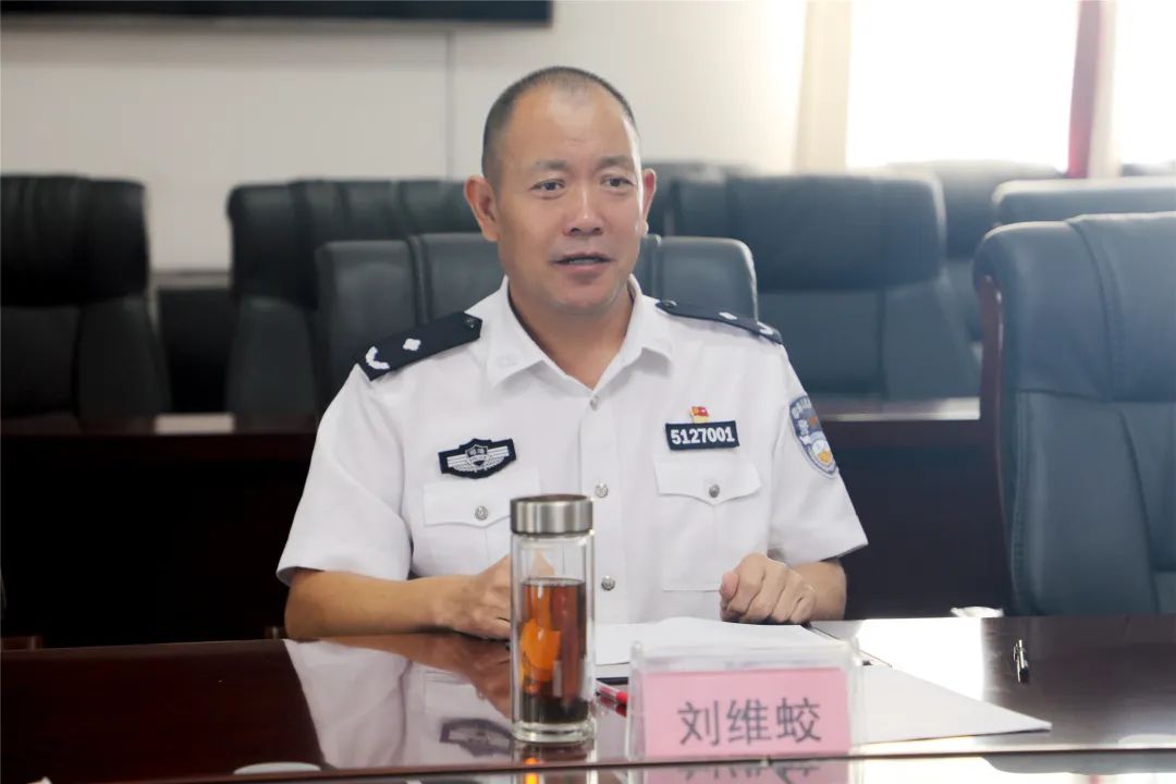 德阳监狱党委书记,监狱长刘维蛟指出,近年来,武警德阳支队和德阳监狱
