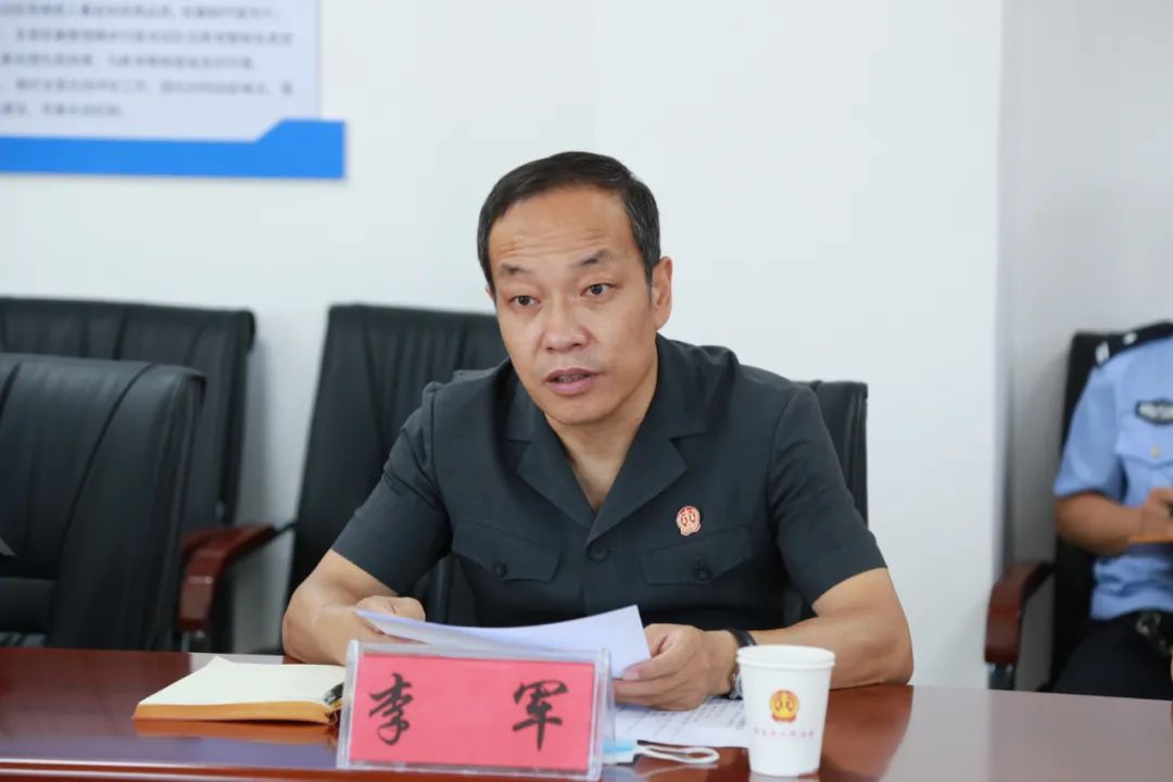 西吉县委常委政法委书记吴铁军调研指导西吉县法院工作