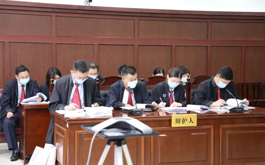 章丘法院依法公开开庭审理高绍军等涉嫌恶势力团伙犯罪案件