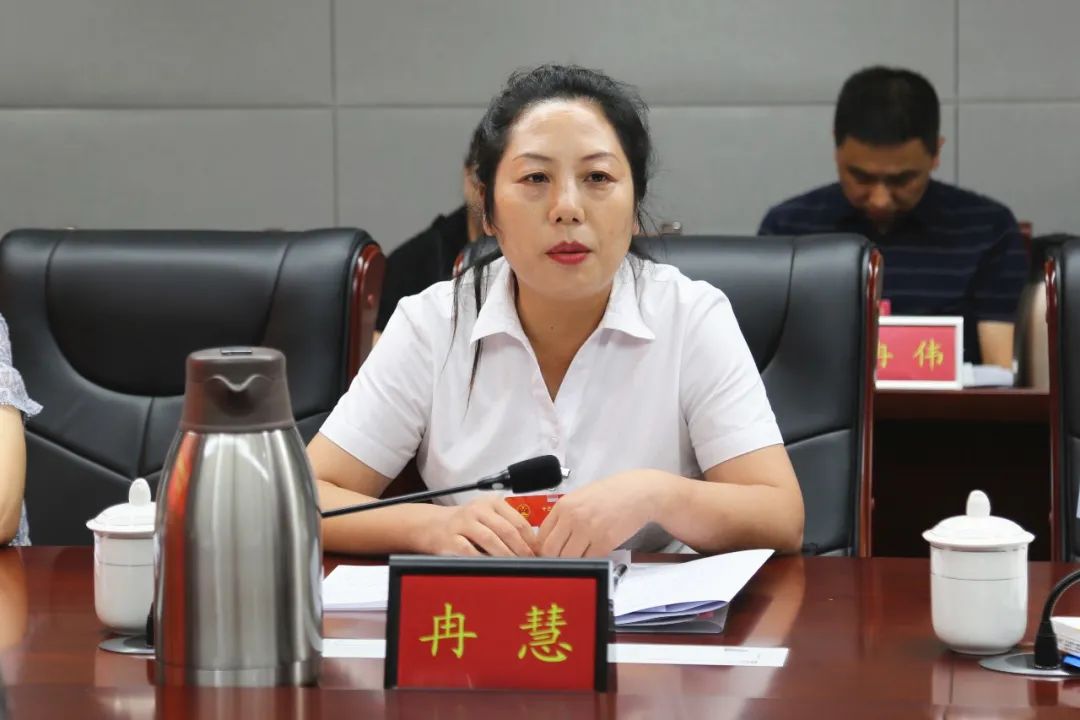 县人大常委会主任黄朝忠率在酉全国市县三级人大代表视察调研酉阳法院