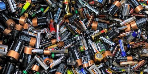 在日常生活中,使用电池的地方愈来愈多.