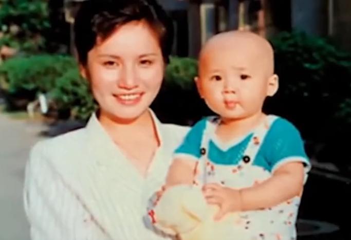 从长沙走出的央视主播宣布退休，背后的经历让人…
