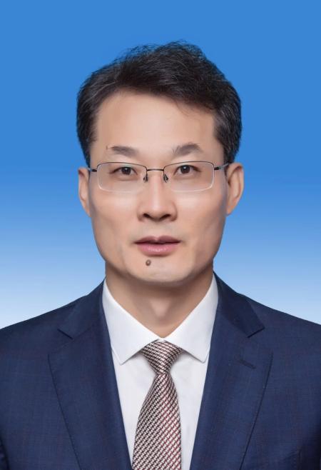 崔坤军,男,汉族,1965年12月生,省委党校在职研究生,中共党员,现任保定