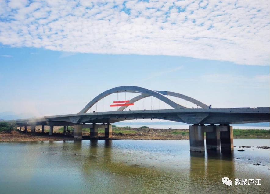 8月23日,由县重点中心代建的黄陂湖跨县河大桥,黄泥河桥,瓦洋河桥工程