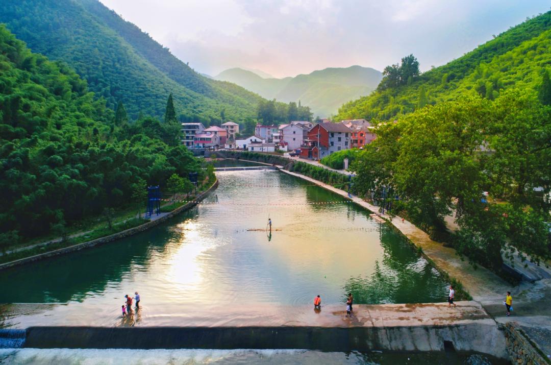 安吉山川大里乡贤发力企业助推奋力打造共同富裕微样本