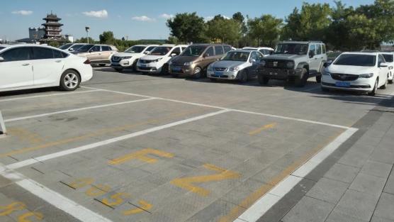 白银区一难两乱整治持续推进新划公共道路临时停车位1163个