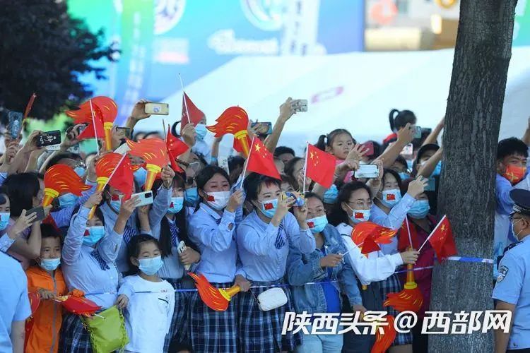 十四运会和残特奥会火炬在铜川开始传递