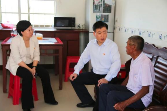 常务副县长凌晓东,县委常委,射阳经济开发区党工委书记王海兵参加活动