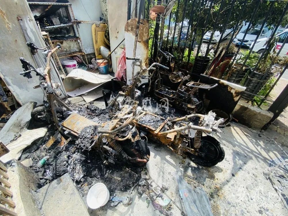 又一起小区一楼凌晨突传爆炸声