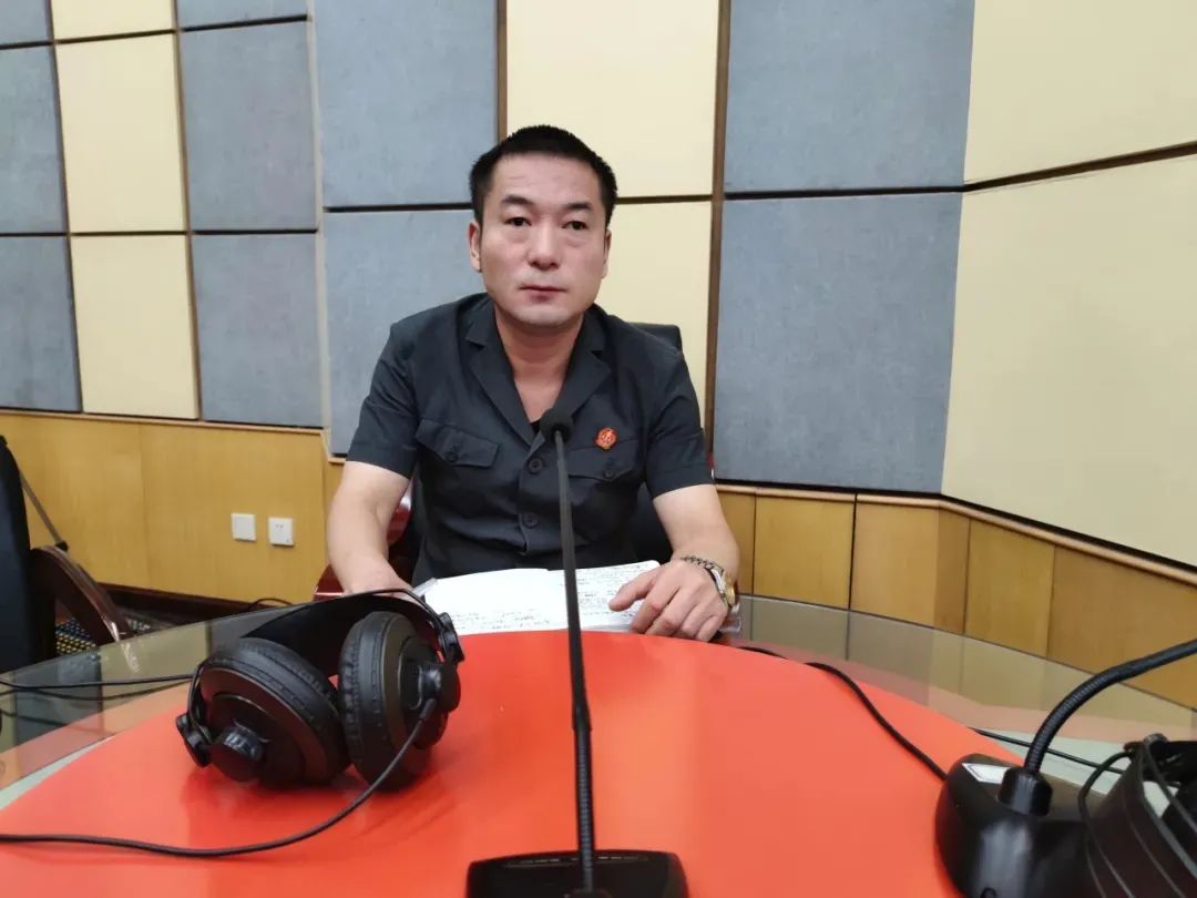 富平法院副院长刘爱民做客环境热线畅谈法院工作