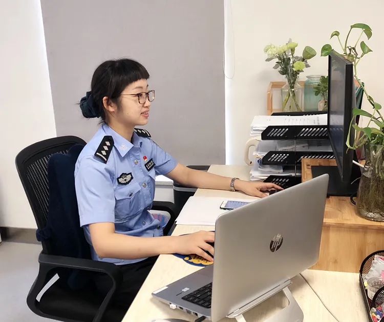 中国杭州女警察图片