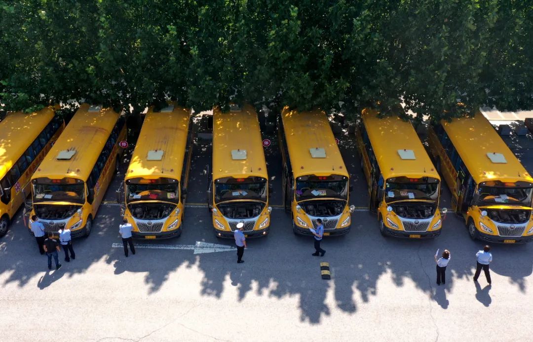 开学在即,校车接受"体检"啦!