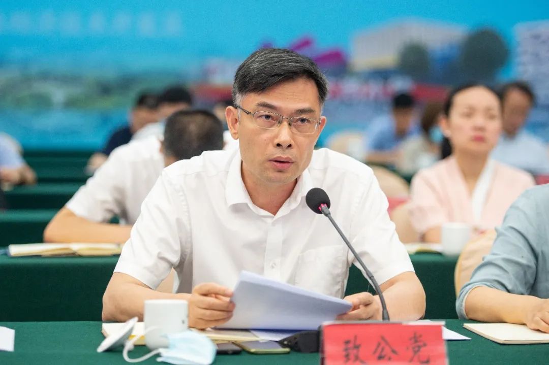 "专题民主协商暨"请你来协商"活动中,致公党杭州市临平总支主委韩峻