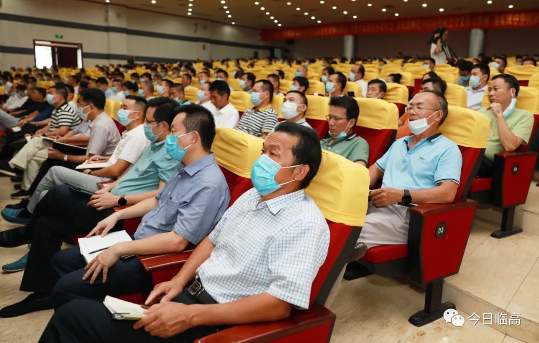 唐守兵始终保持昂扬向上的奋斗精神推动临高经济社会高质量发展