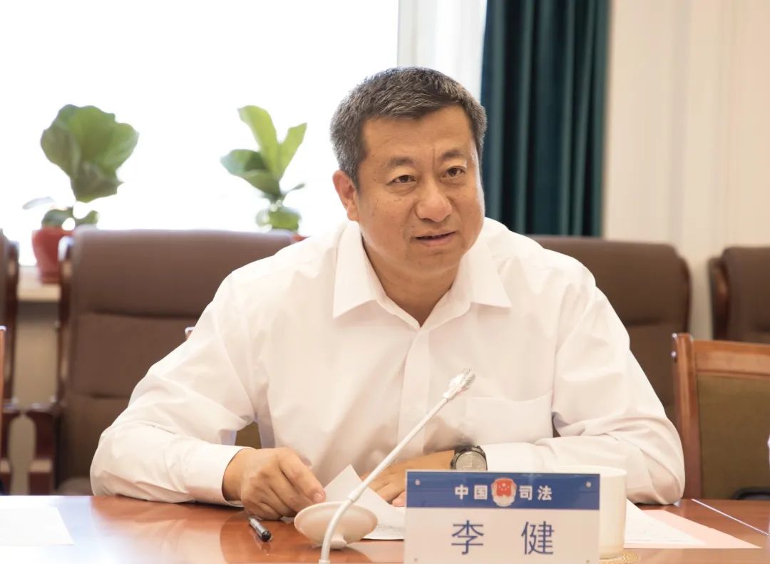 李健副检察长通报了近年来全区检察机关保障律师执业权利工作情况.