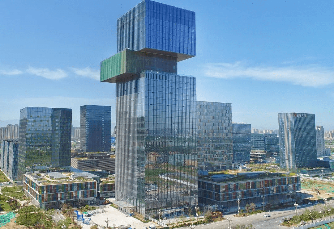 阳光报-阳光网从西咸大厦向南行约8公里,就是即将成形的"西北第一高"