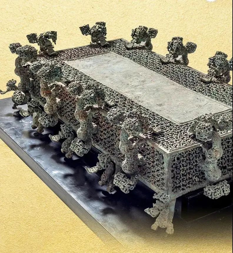 国宝系列永不落幕的酒局云纹铜禁