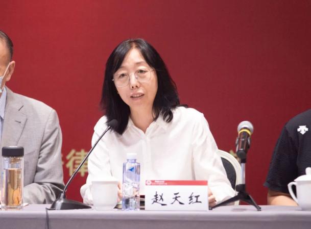 北京师范大学宋英辉教授从未成年人视角出发,指出未成年人法律援助