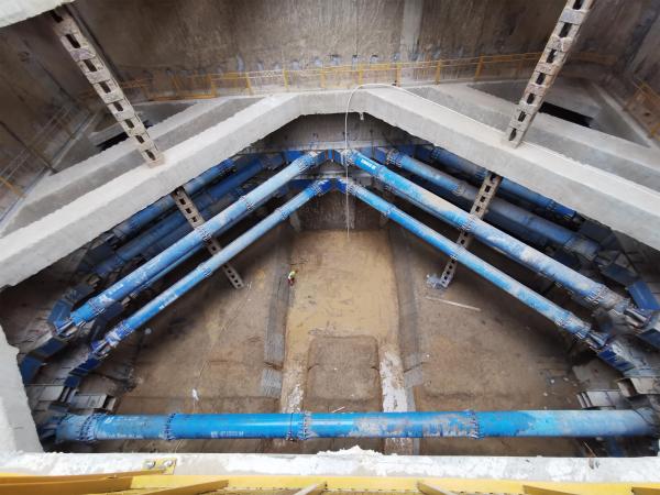 二处郑州地铁6号线昆仑路站基坑土方开挖全部完成