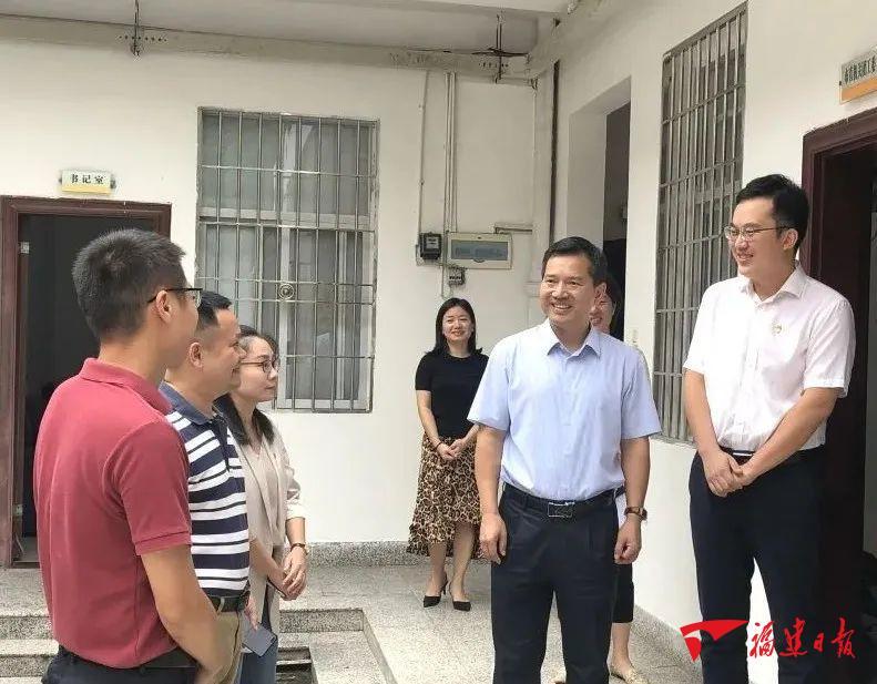 漳州市委副书记黄水木走访调研团市委
