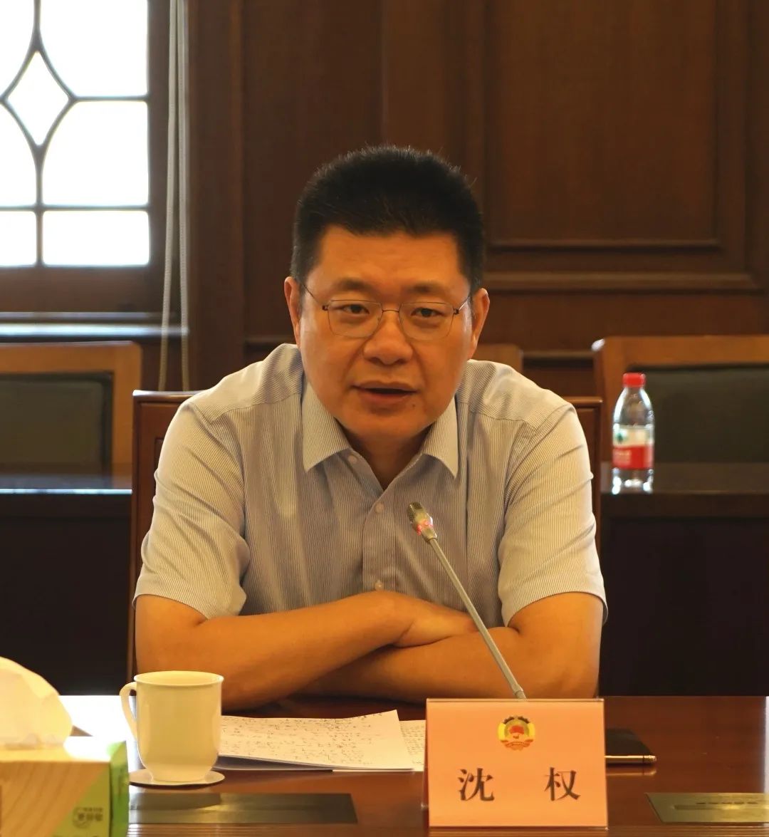 沈权指出，黄浦区侨务工作一直走在全市前列，但在新的形势下也面临新的