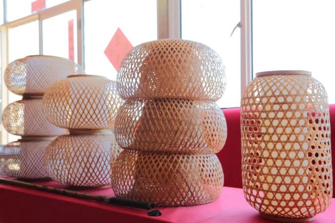 太仆寺旗的铁丝编织灯笼有300多年的历史,造型多样,骨架结实,是一种很