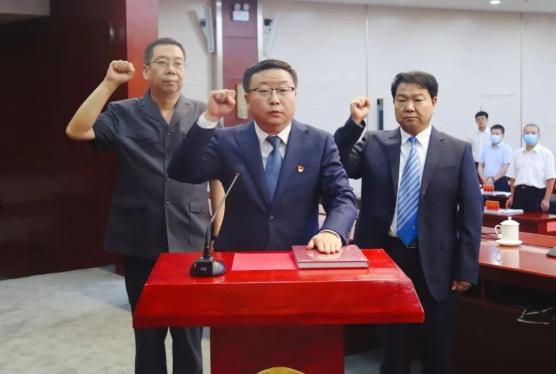 市人大常委会决定任命万建军为陇南市中级人民法院副院长,决定其为