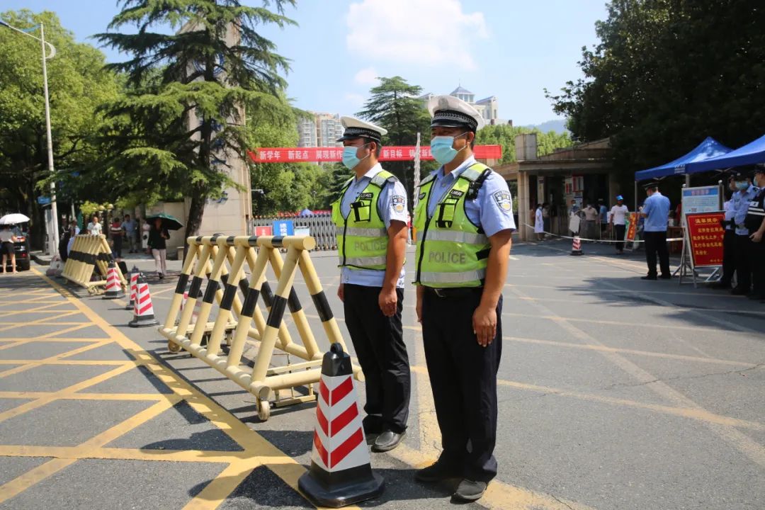 头条护校安园警察蜀黍就在你身旁