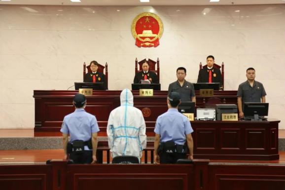 非法收受三千多万元，贵港市原副市长徐育东一审获刑13年