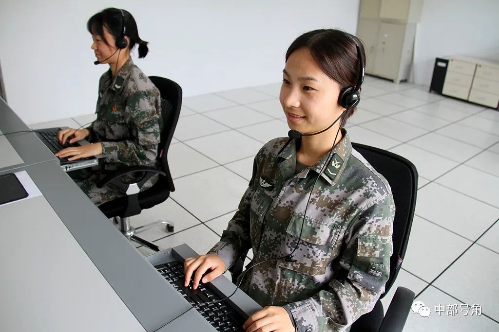 无愧好华光,话务女兵话别军旅