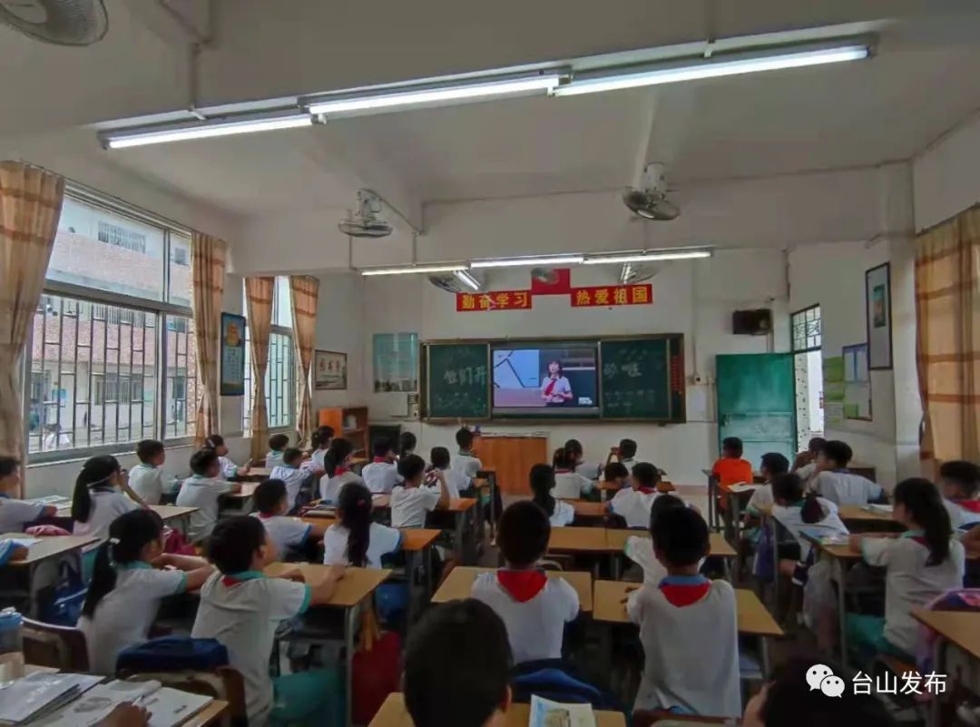 开学啦现场直击台山学子开学第一天