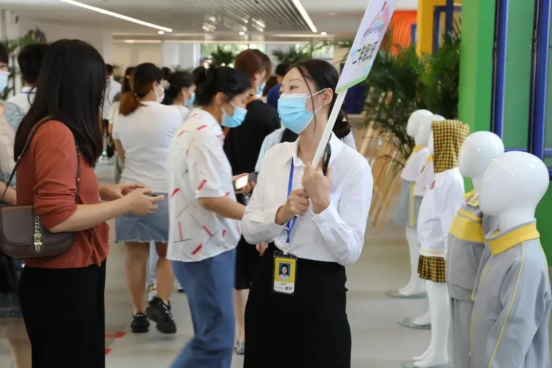 北京市第二中學經開區學校首個校園開放日和小亦一起去看看