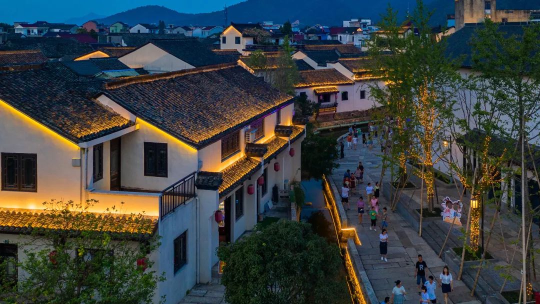 萧山国际旅游节,乡村文化旅游节等一系列特色活动;每年举办各类文体