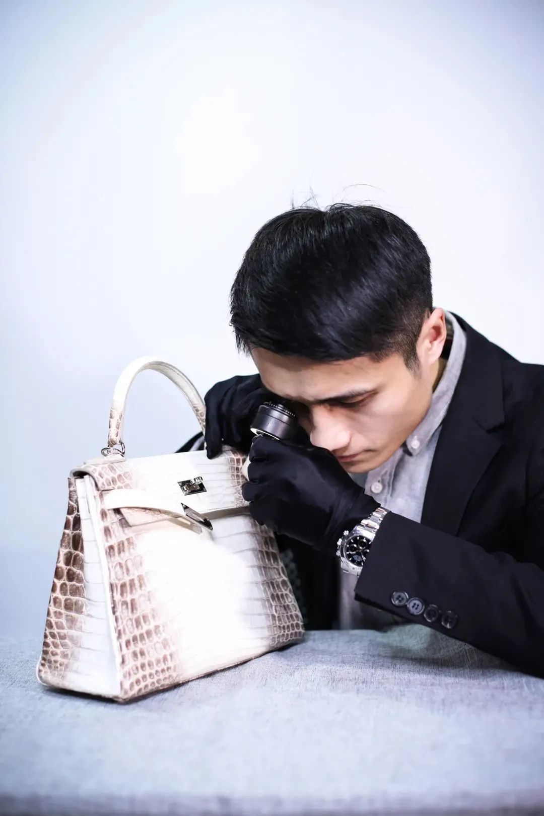 奢侈品鉴定师:看见另一种人生