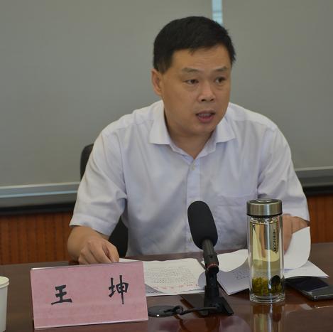 副市长黄守玺,副秘书长王坤,市文化广电旅游体育局党组书记张玉民等