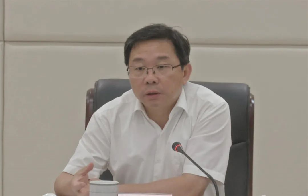 县委副书记,县政府代县长许锋,县委常委,县政府党组副书记伍银多,县委