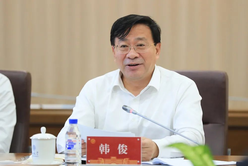 吉林省省长韩俊到吉林大学考察调研