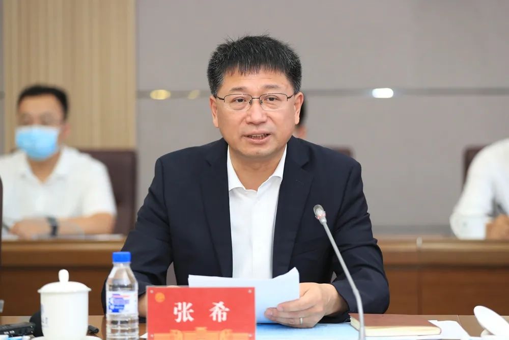 吉林省省长韩俊到吉林大学考察调研