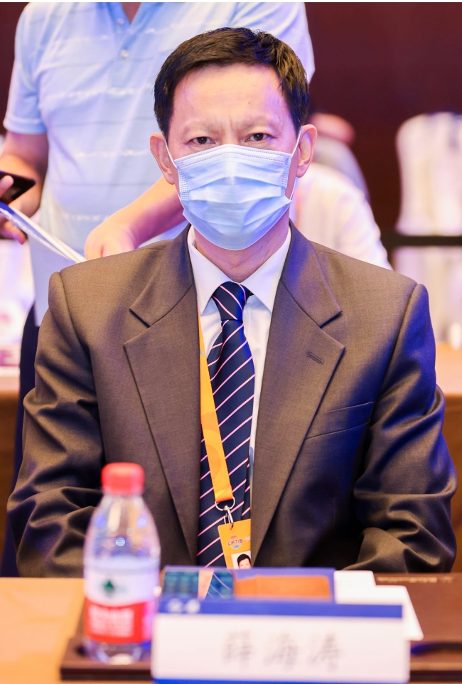 北京市商务局二级巡视员薛海涛出席论坛