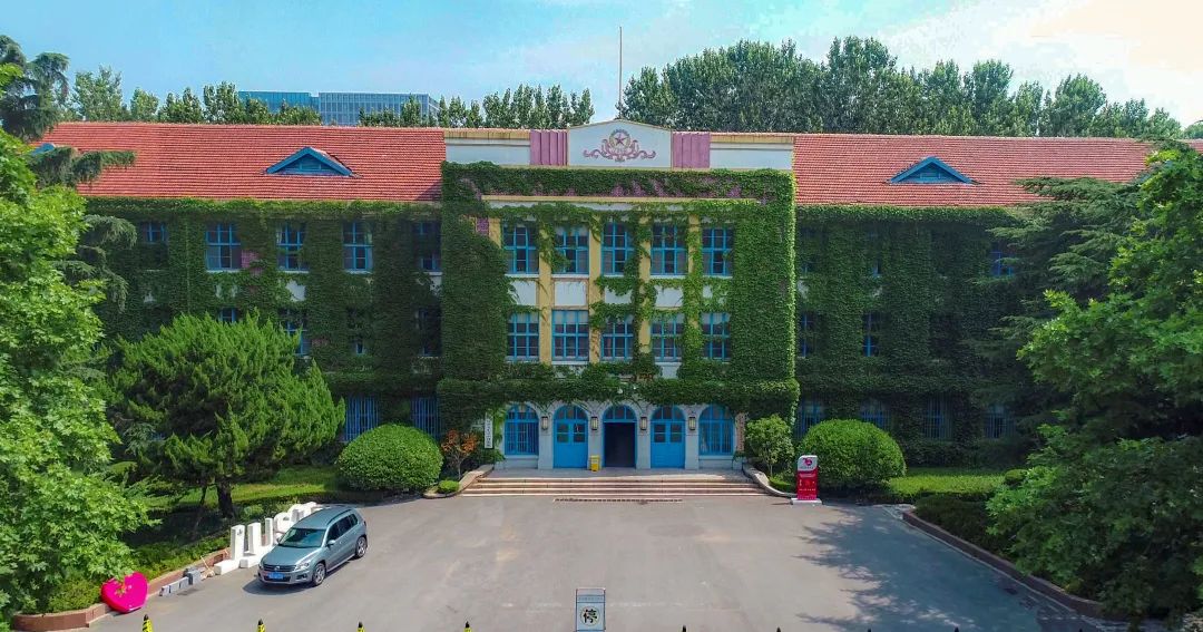 人杰地灵区校方四享受着青科崂山校区的大学时光每天在明德和弘毅楼