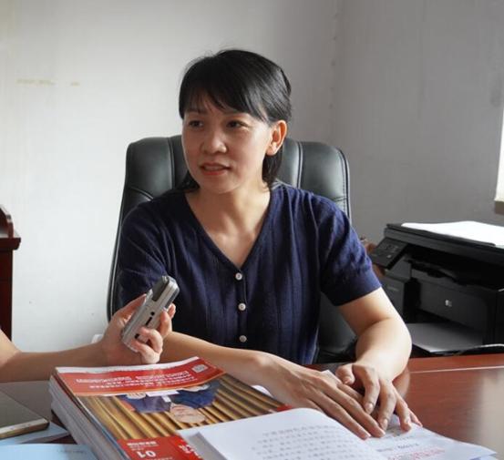 宁晋县乡村振兴局负责人闫爱娟接受采访记者 | 冯晔,付建岭,赫振贤