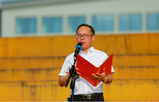 (教育处主任梁卫东主持)