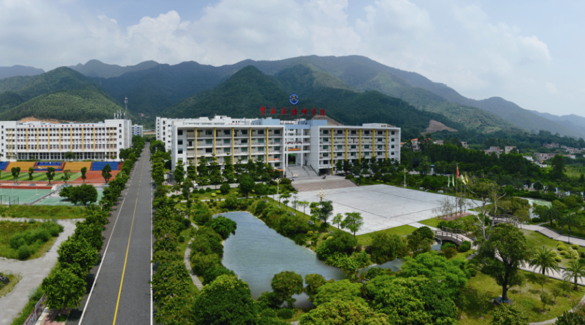 肇庆市技师学院 图源肇庆市技师学院官网而肇庆学院作为肇庆地区的