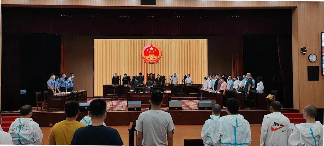 唐山一17人涉恶案公开审理!